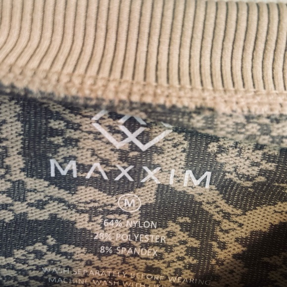 Workout long sleeve top - Picture 2 of 4